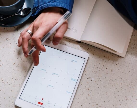 A person scheduling market visits